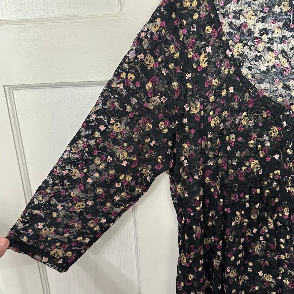 Torrid Dark Fairy Floral Tunic 2X Button Up Scoop Sheer Stretch Lace Romantic - Picture 6 of 7